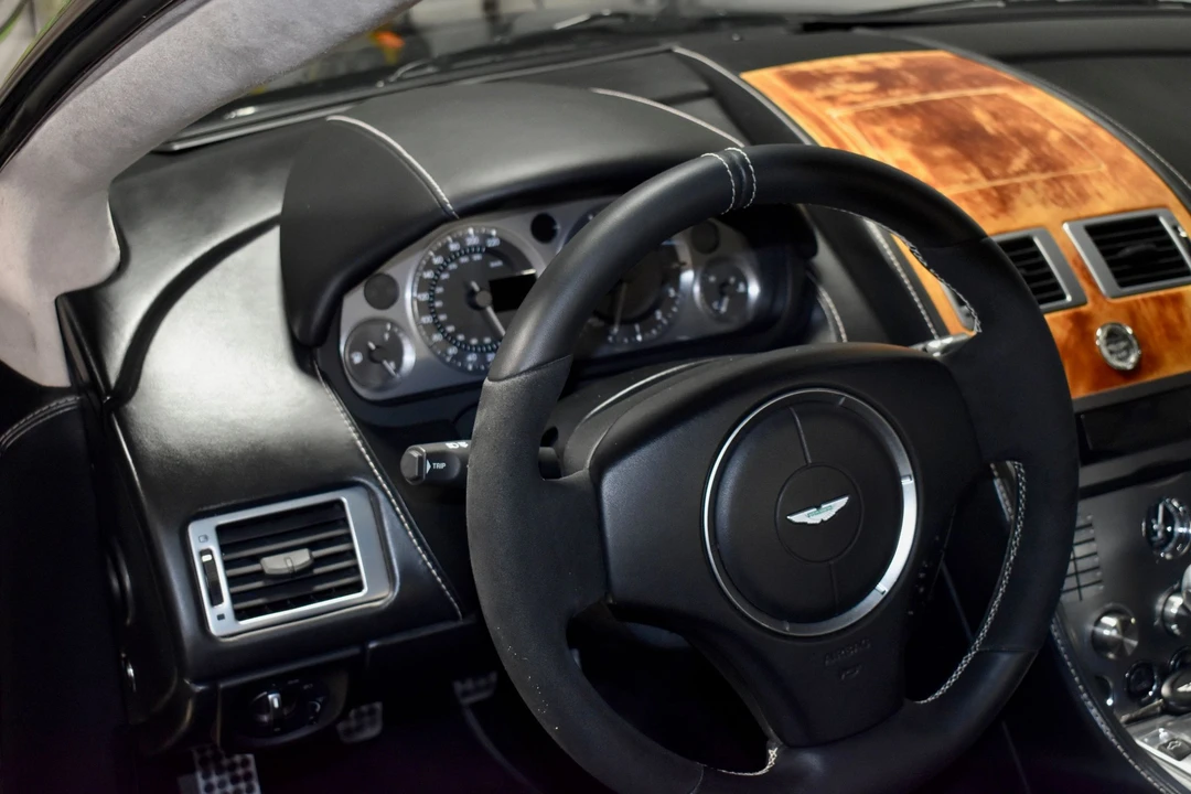 2005 Aston Martin DB9 - Image 14 of 15