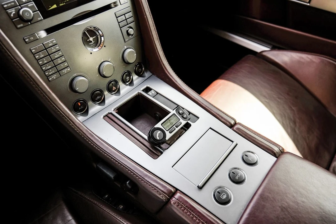 2005 Aston Martin DB9 - Image 20 of 31