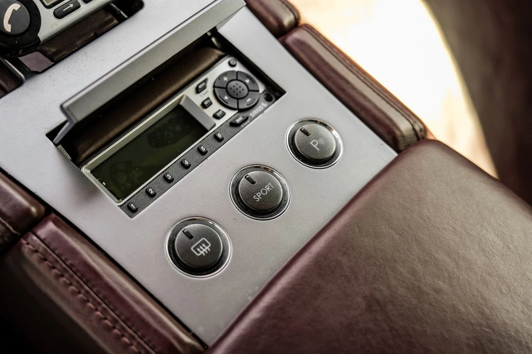2005 Aston Martin DB9 - Image 23 of 31