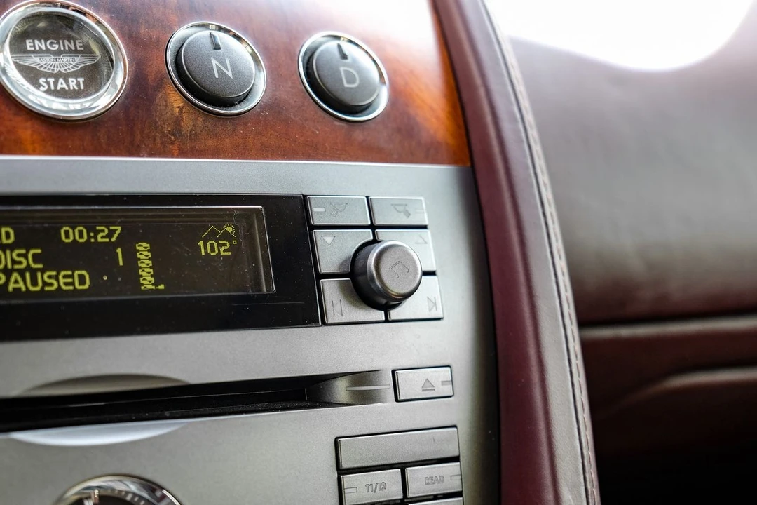 2005 Aston Martin DB9 - Image 27 of 31