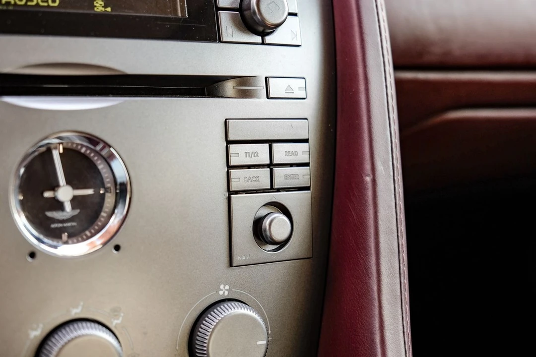2005 Aston Martin DB9 - Image 30 of 31