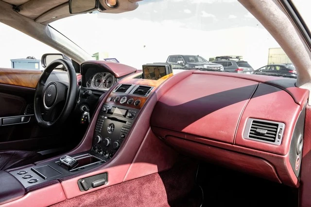 2005 Aston Martin DB9 - Image 14 of 31