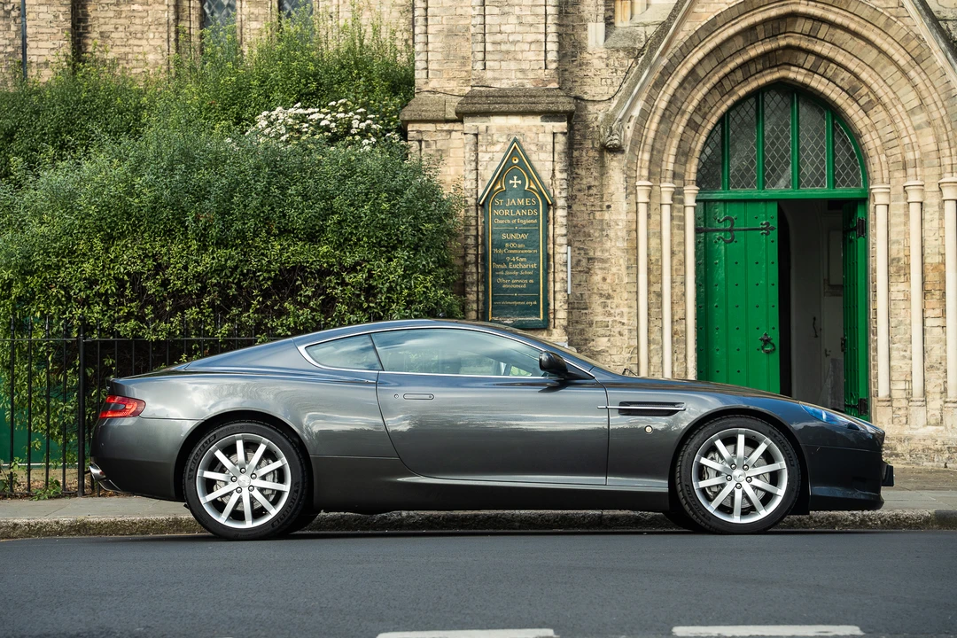 2005 Aston Martin DB9 - Image 11 of 31