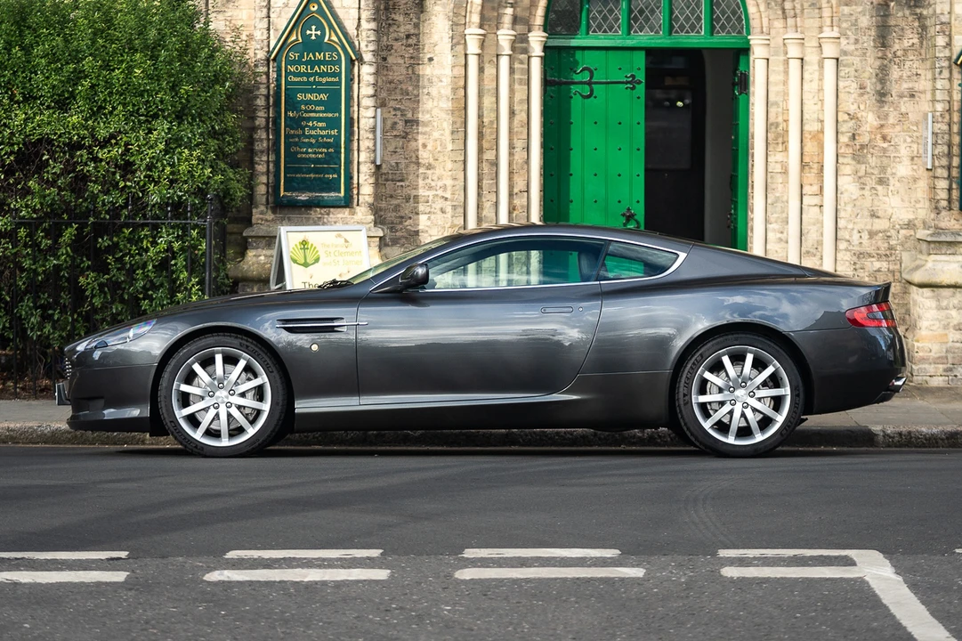 2005 Aston Martin DB9 - Image 13 of 31