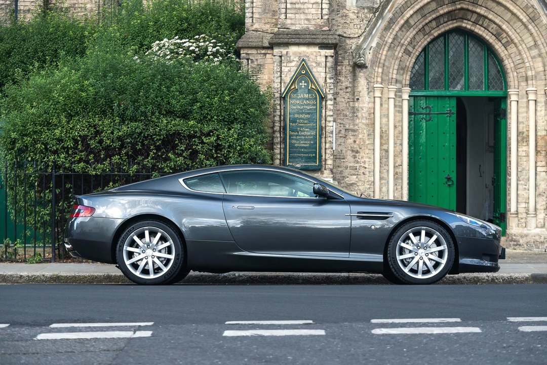 2005 Aston Martin DB9 - Image 14 of 31