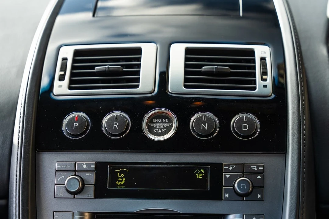 2005 Aston Martin DB9 - Image 23 of 30
