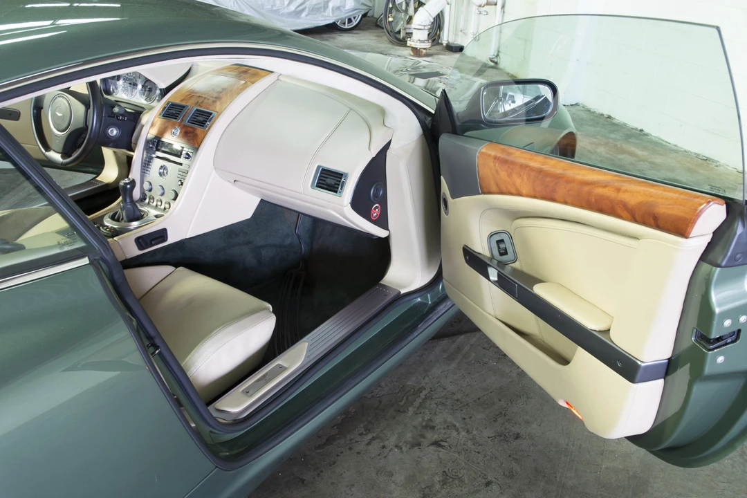 2005 Aston Martin DB9 - Image 30 of 31