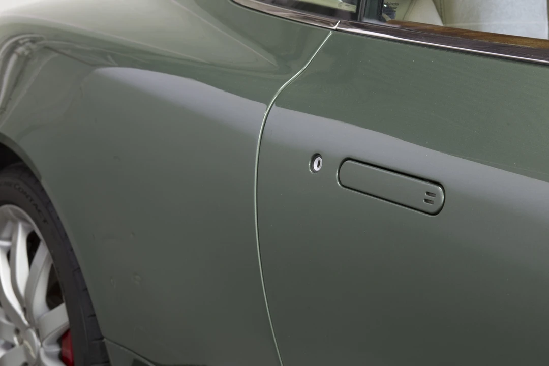 2005 Aston Martin DB9 - Image 16 of 31