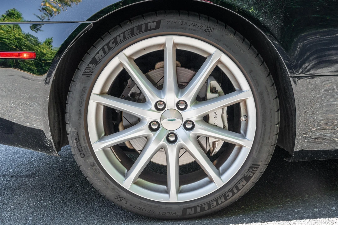 2005 Aston Martin DB9 - Image 21 of 31