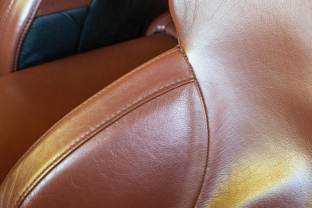2005 Aston Martin DB9 - Image 29 of 31