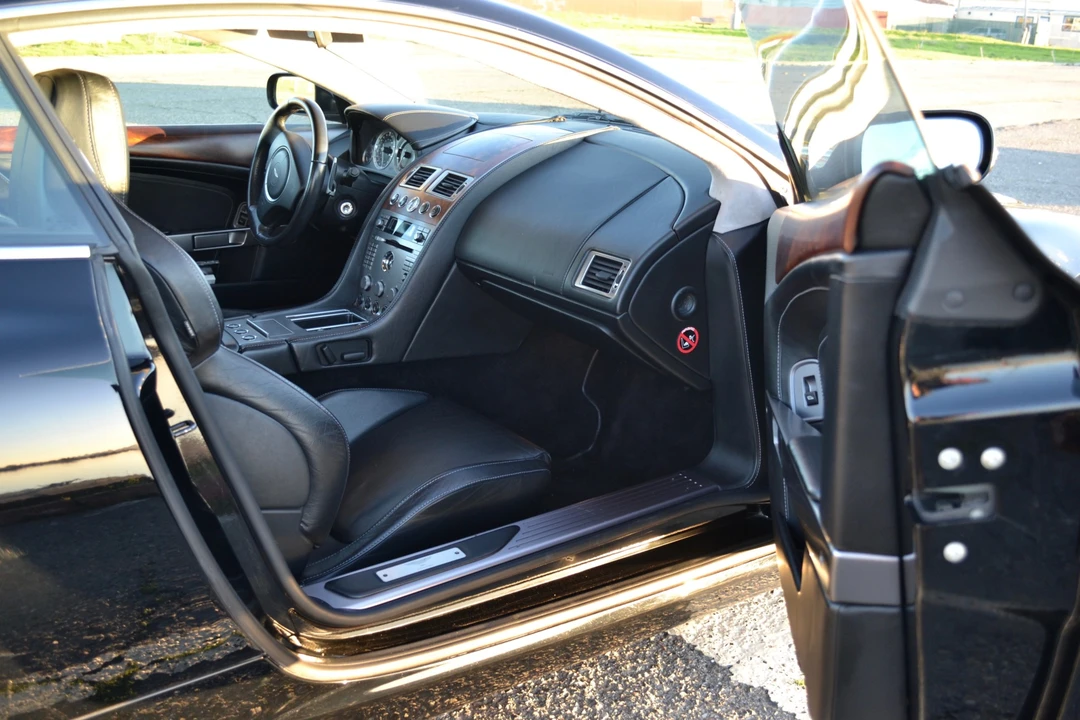 2005 Aston Martin DB9 - Image 29 of 31