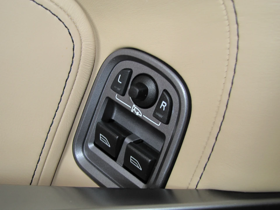 2005 Aston Martin DB9 - Image 28 of 31