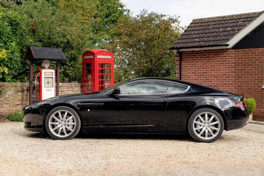 2005 Aston Martin DB9 - Image 8 of 31