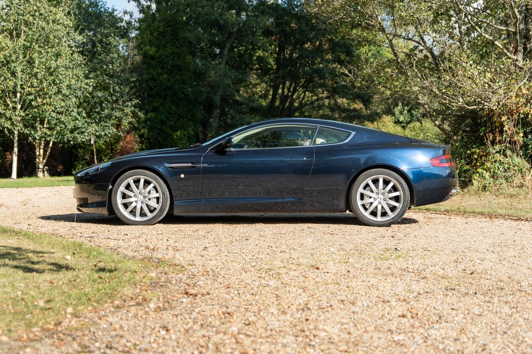 2005 Aston Martin DB9 - Image 13 of 31