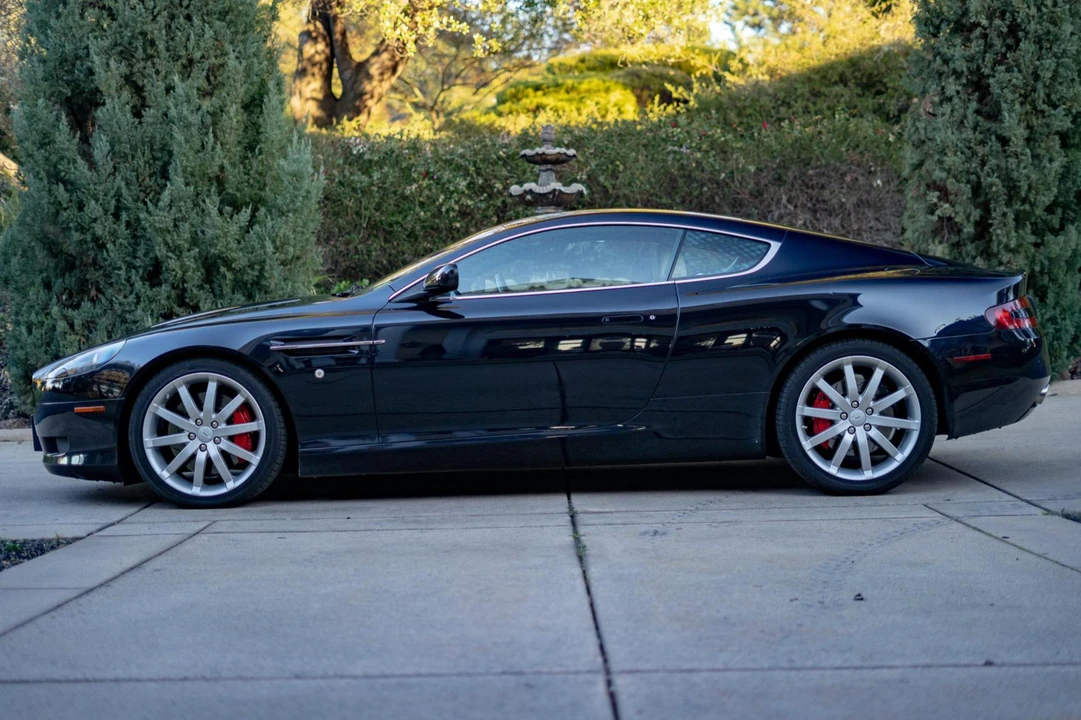 2005 Aston Martin DB9 - Image 16 of 31