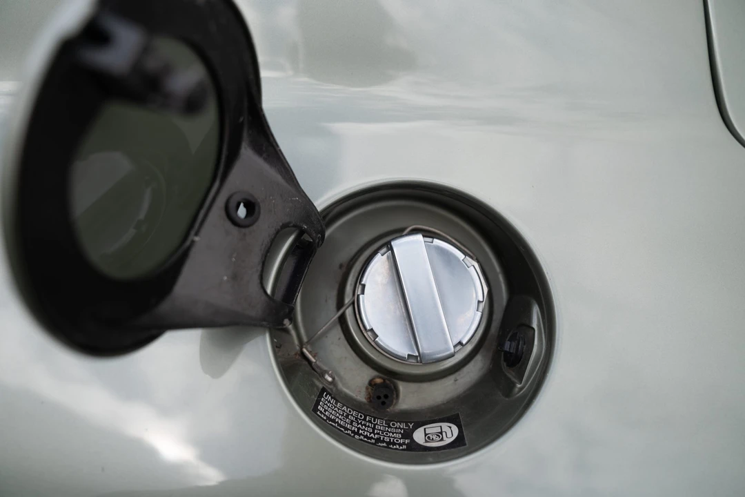 2005 Aston Martin DB9 - Image 29 of 31
