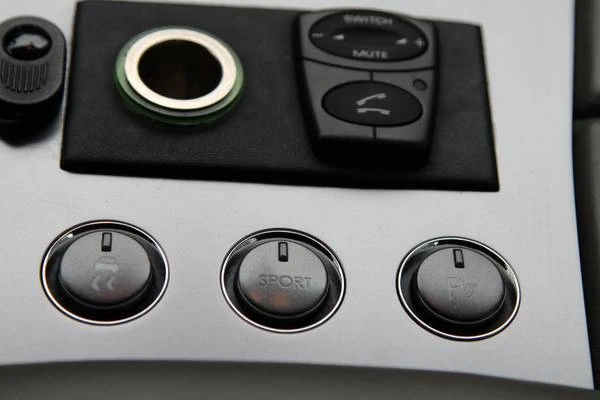 2005 Aston Martin DB9 - Image 18 of 24