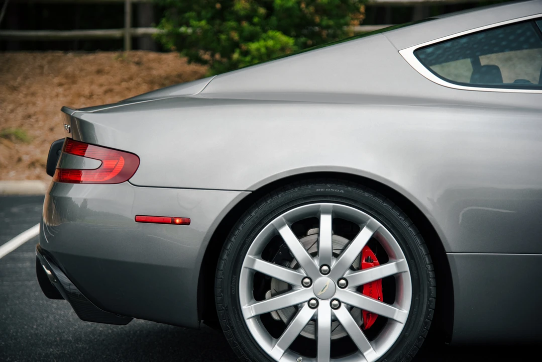2005 Aston Martin DB9 - Image 23 of 31