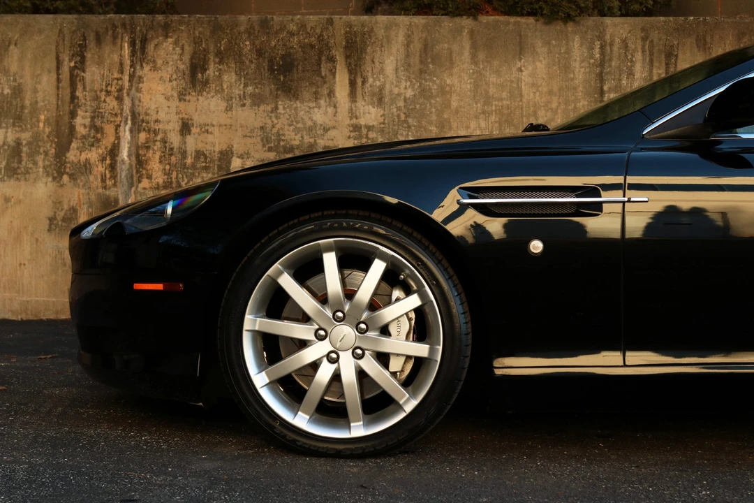 2005 Aston Martin DB9 - Image 14 of 31