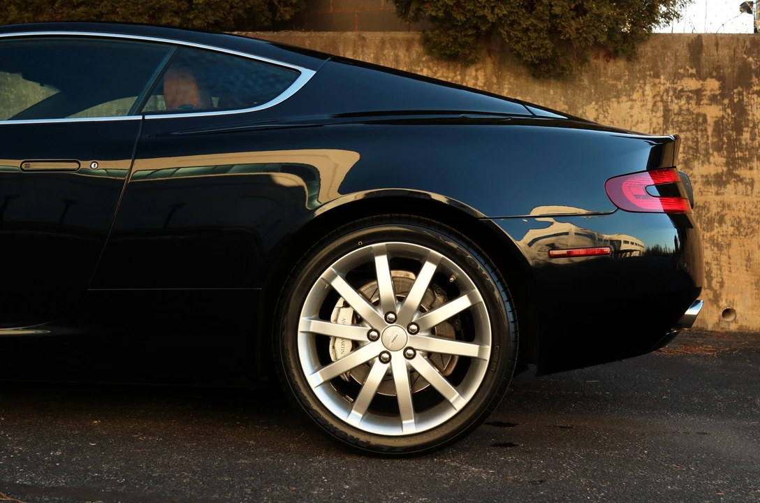 2005 Aston Martin DB9 - Image 15 of 31