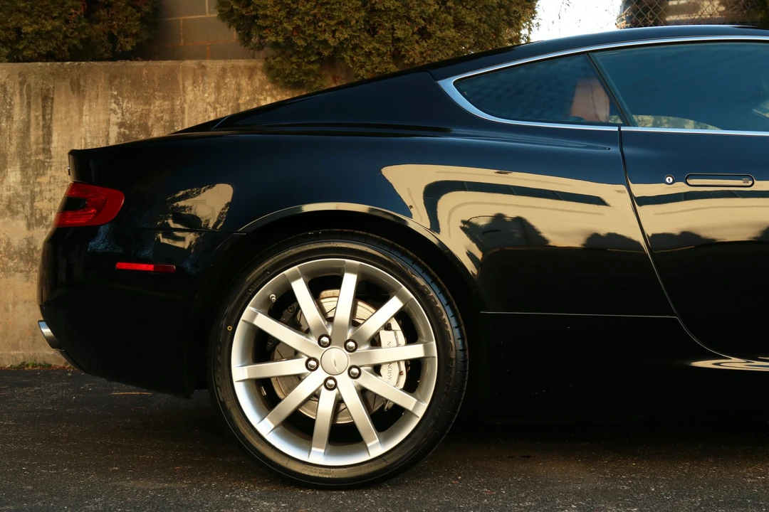 2005 Aston Martin DB9 - Image 16 of 31