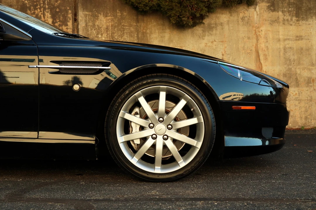 2005 Aston Martin DB9 - Image 17 of 31