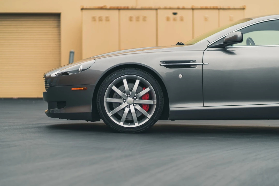 2005 Aston Martin DB9 - Image 25 of 31