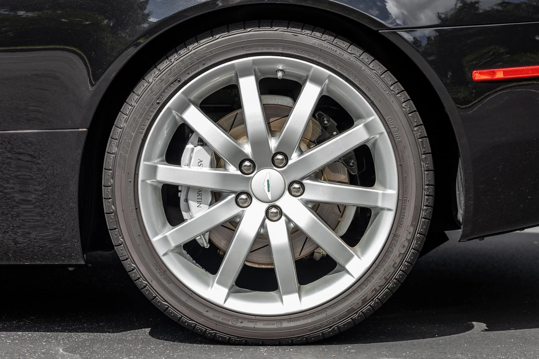 2005 Aston Martin DB9 - Image 30 of 31