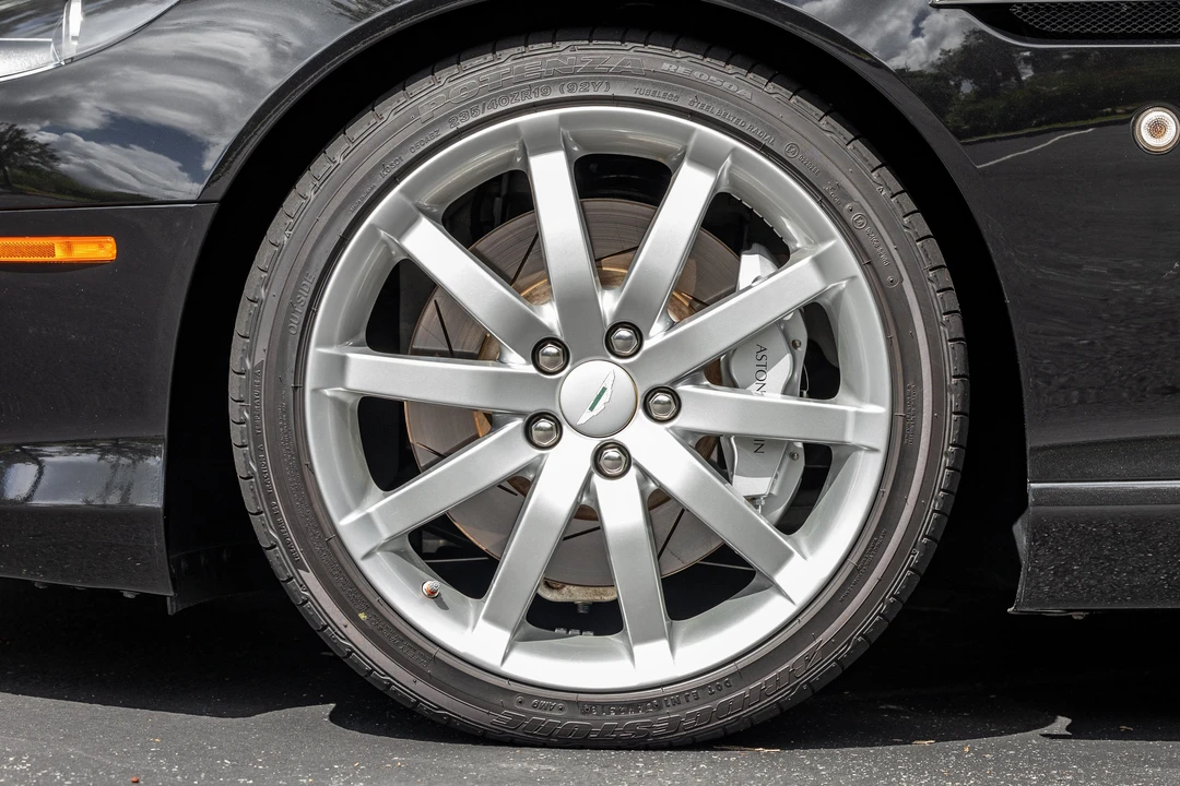 2005 Aston Martin DB9 - Image 29 of 31