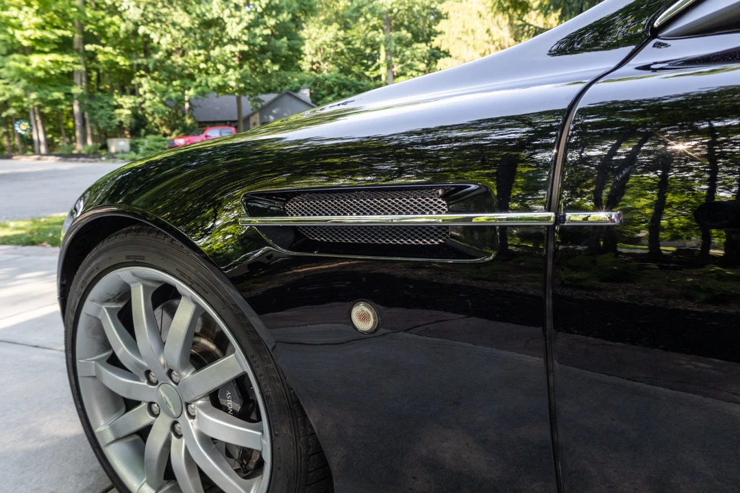 2005 Aston Martin DB9 - Image 16 of 31