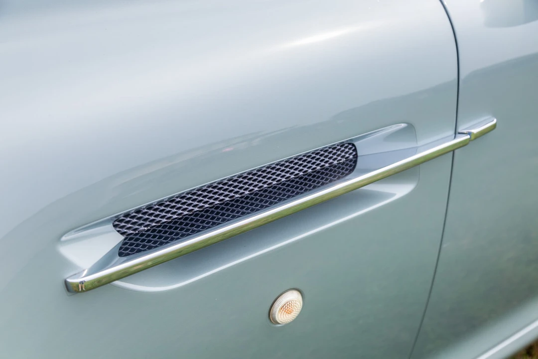 2005 Aston Martin DB9 - Image 18 of 31