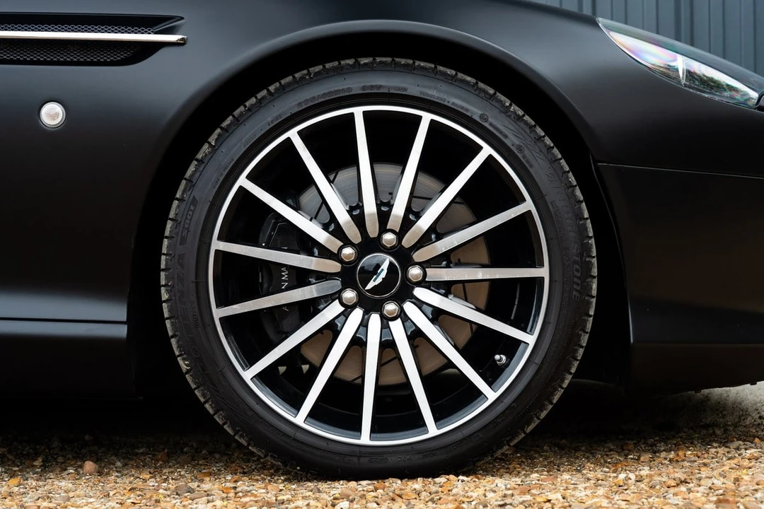 2005 Aston Martin DB9 - Image 27 of 30
