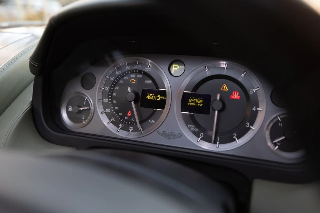 2005 Aston Martin DB9 - Image 28 of 30