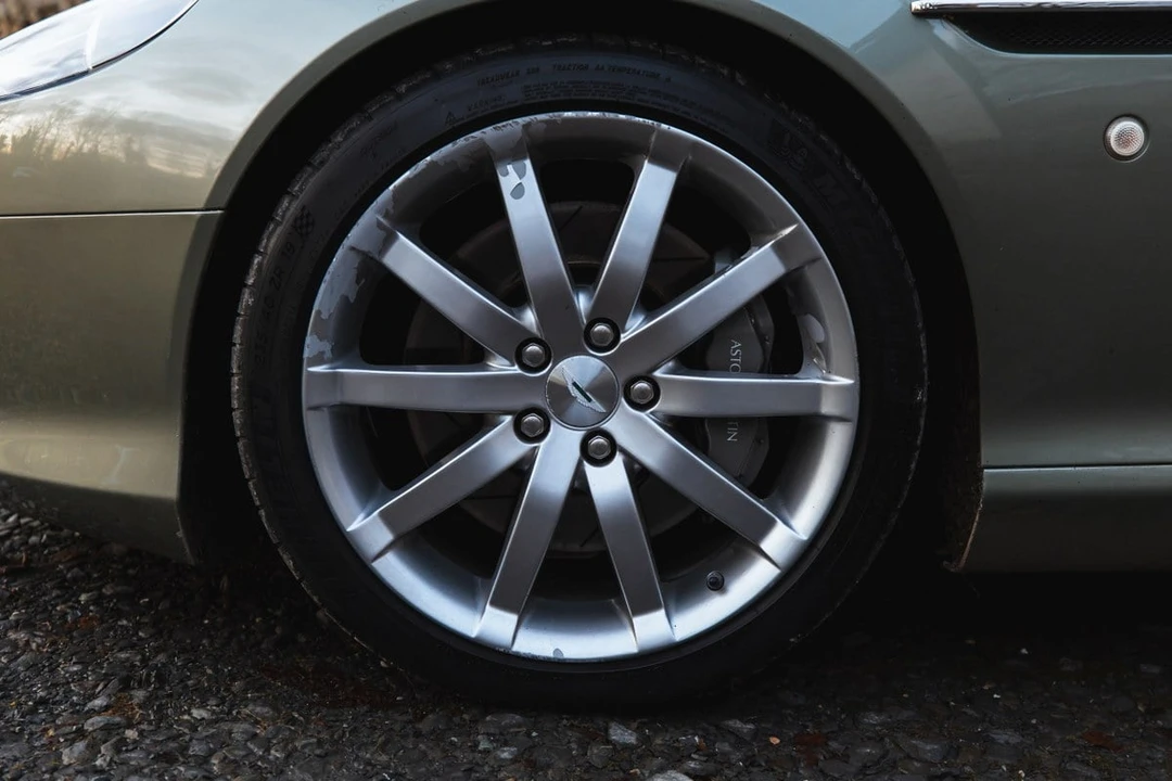 2005 Aston Martin DB9 - Image 10 of 30