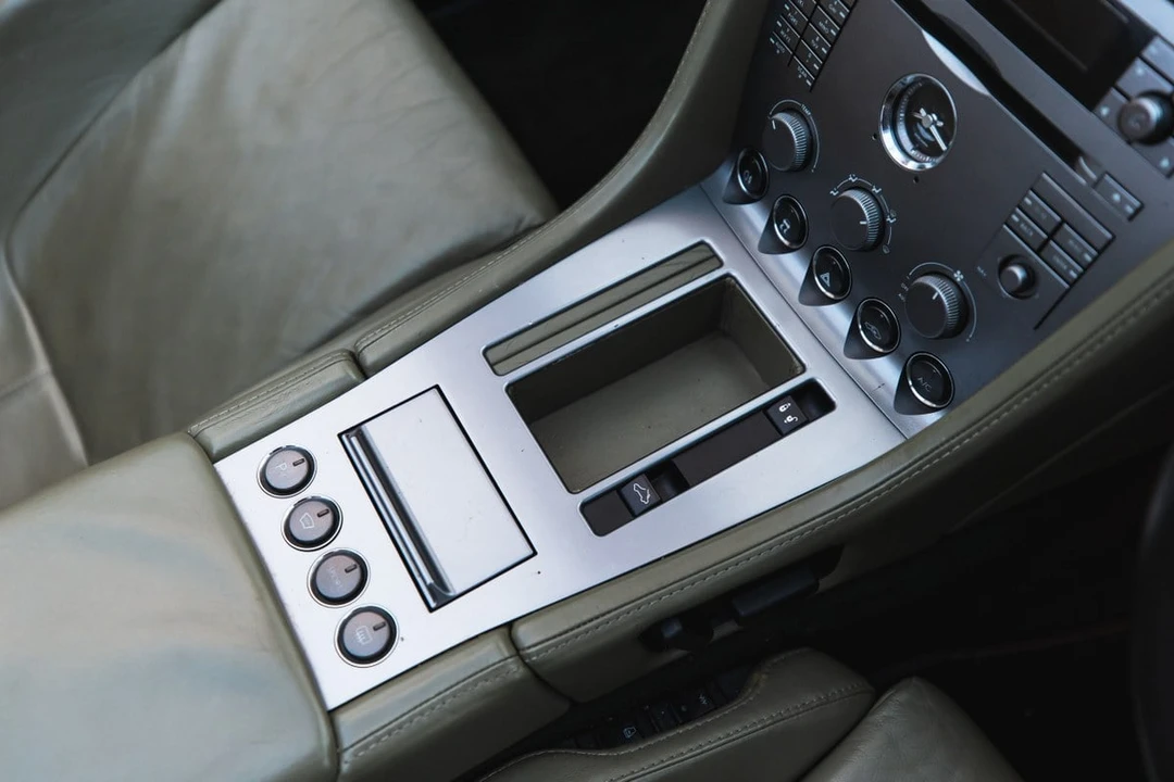 2005 Aston Martin DB9 - Image 24 of 30