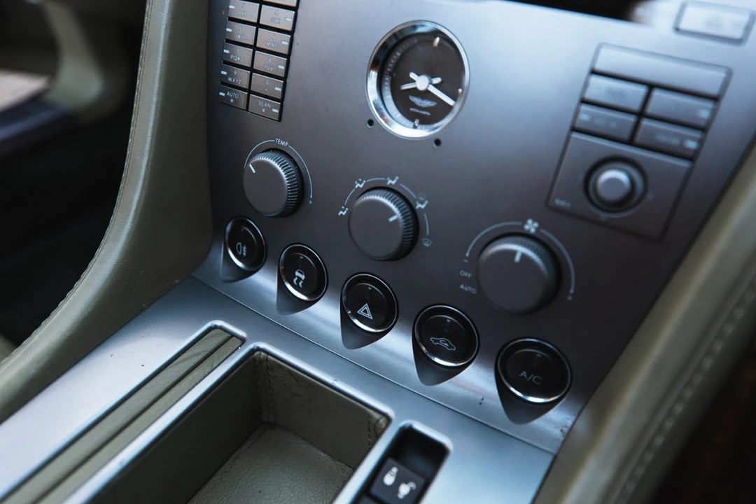 2005 Aston Martin DB9 - Image 29 of 30