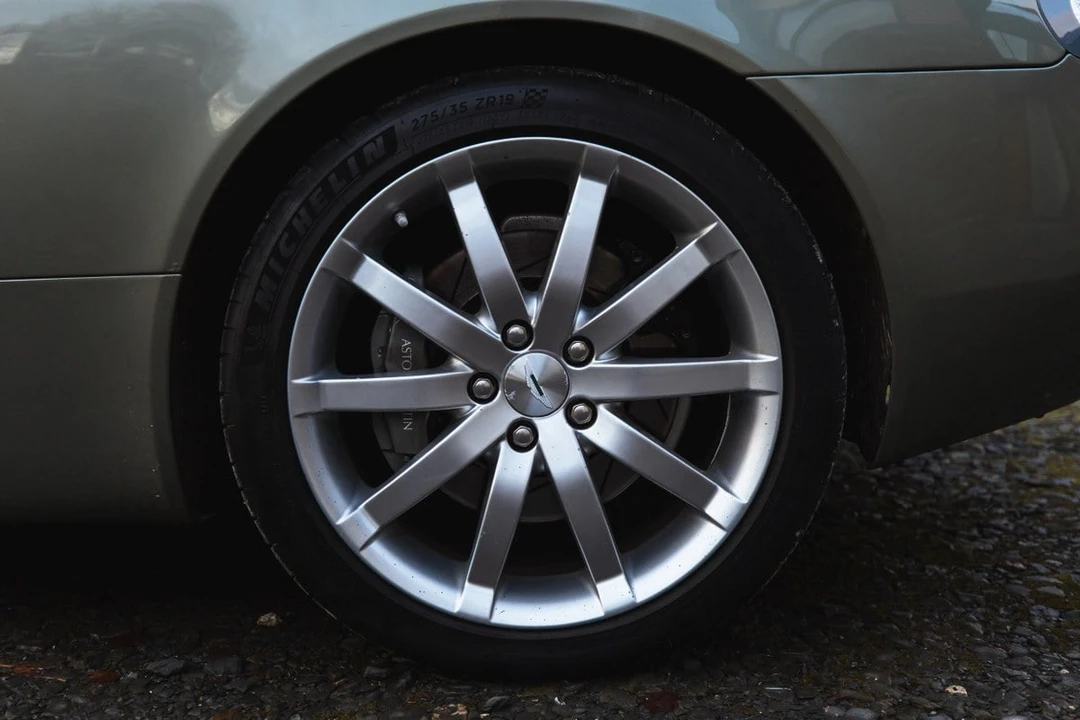 2005 Aston Martin DB9 - Image 11 of 30