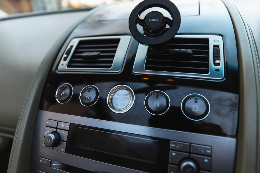 2005 Aston Martin DB9 - Image 26 of 30