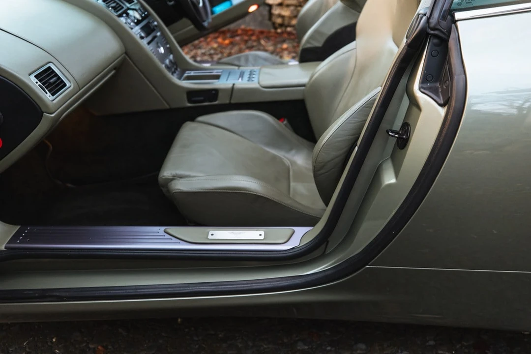 2005 Aston Martin DB9 - Image 18 of 30