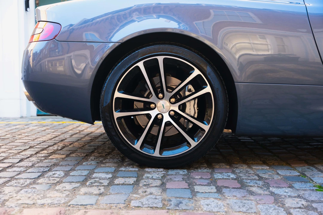 2005 Aston Martin DB9 - Image 30 of 31