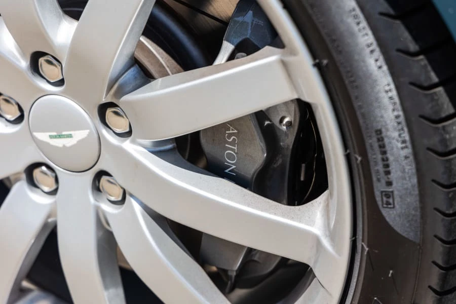 2005 Aston Martin DB9 - Image 11 of 30