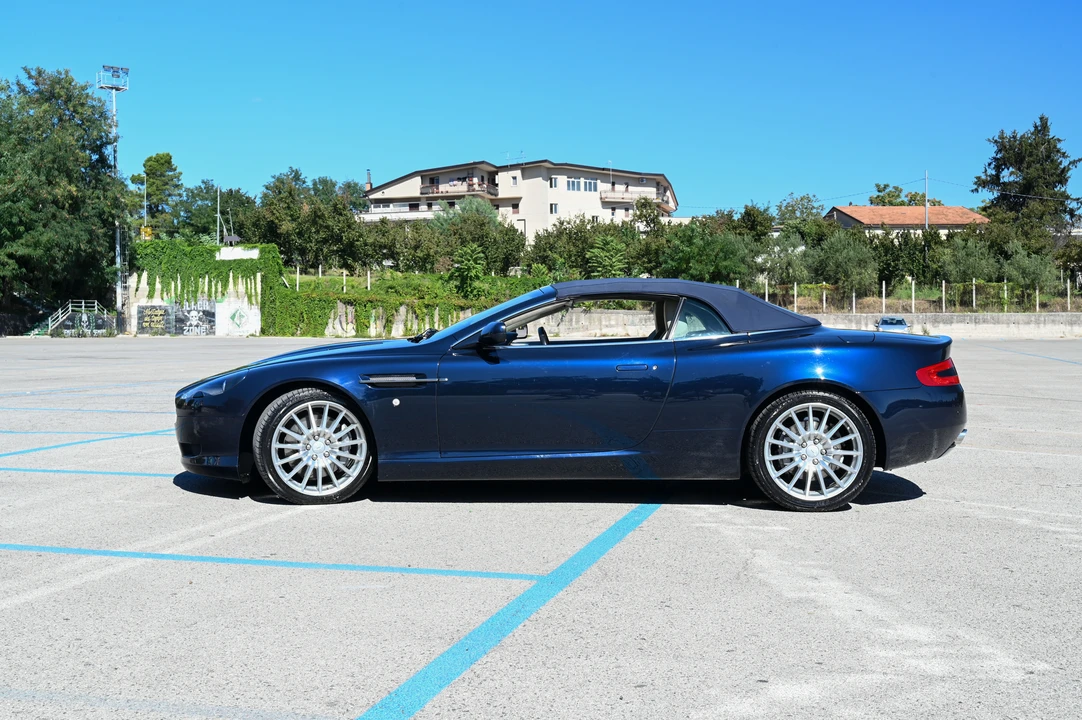 2005 Aston Martin DB9 - Image 8 of 31