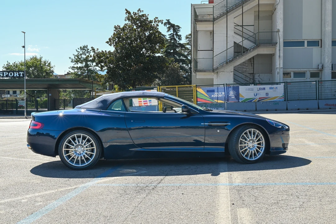 2005 Aston Martin DB9 - Image 12 of 31