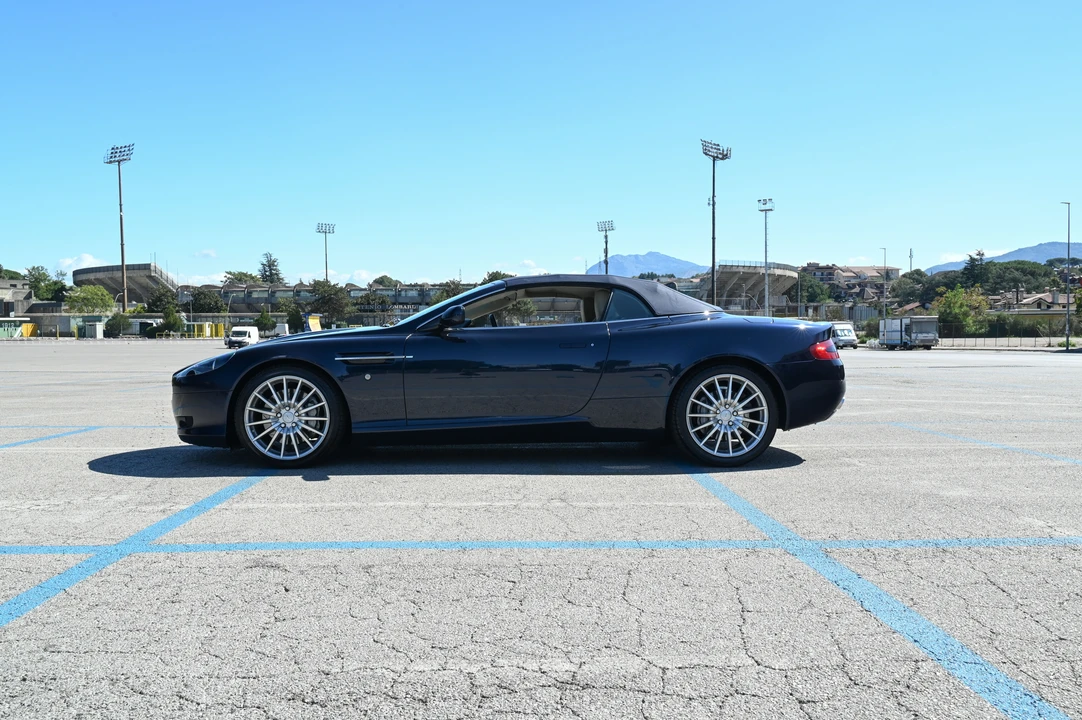 2005 Aston Martin DB9 - Image 16 of 31
