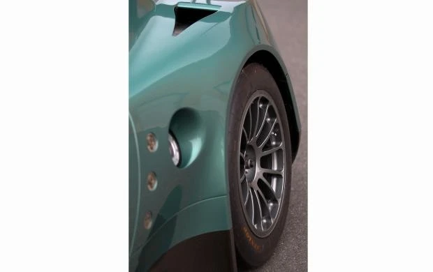 2005 Aston Martin DB9 - Image 8 of 12