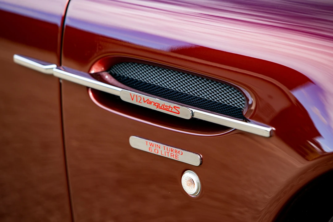2005 Aston Martin Vanquish 1st Gen - Image 29 of 31