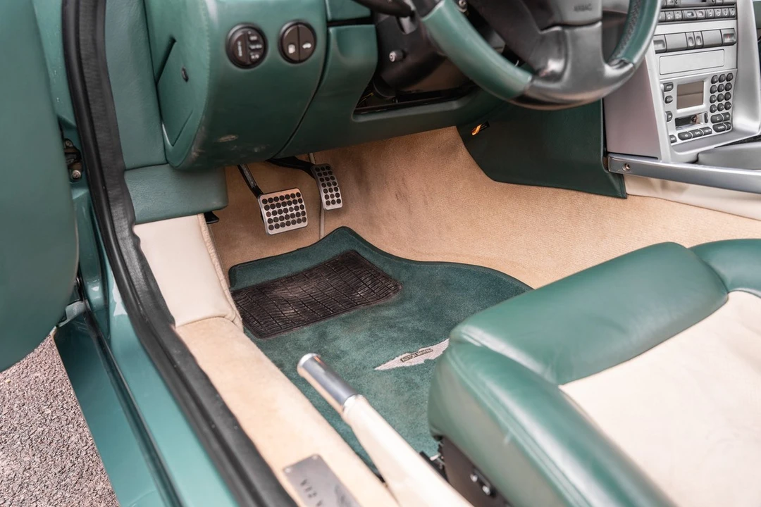 2005 Aston Martin Vanquish 1st Gen - Image 22 of 30