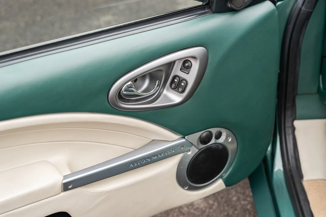 2005 Aston Martin Vanquish 1st Gen - Image 28 of 30