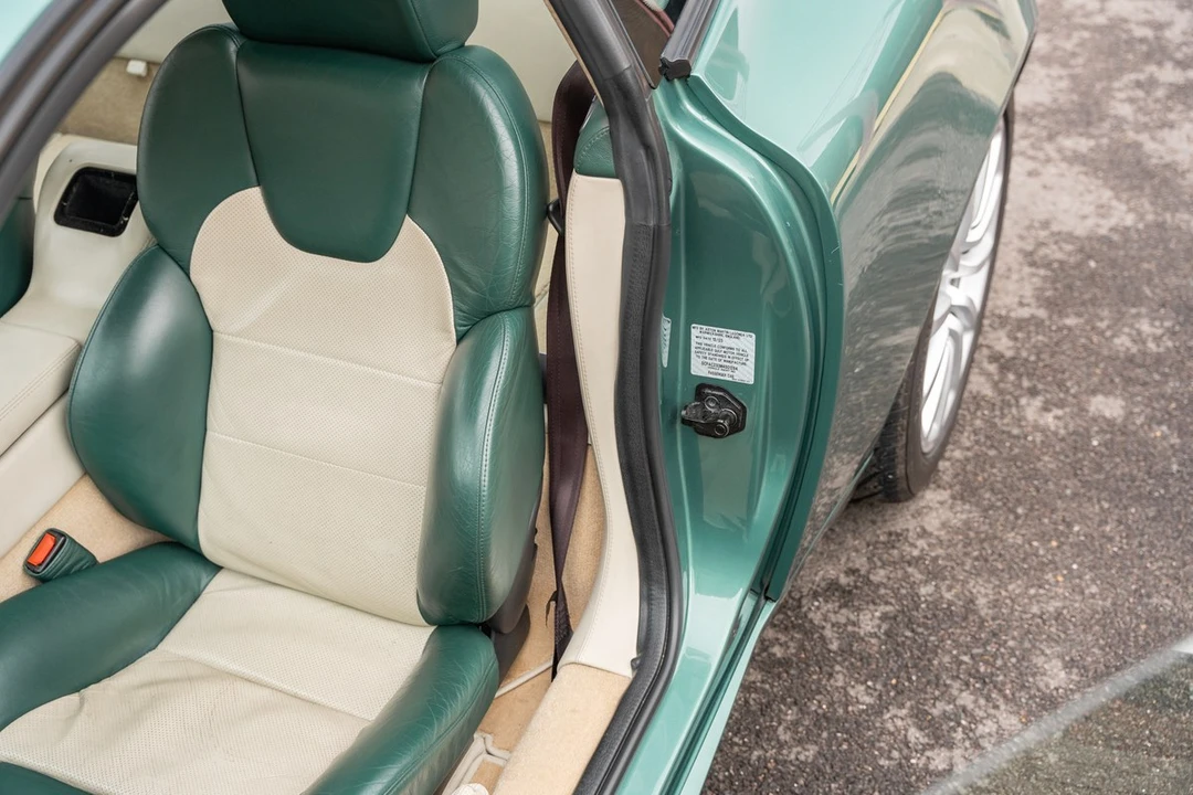 2005 Aston Martin Vanquish 1st Gen - Image 25 of 30