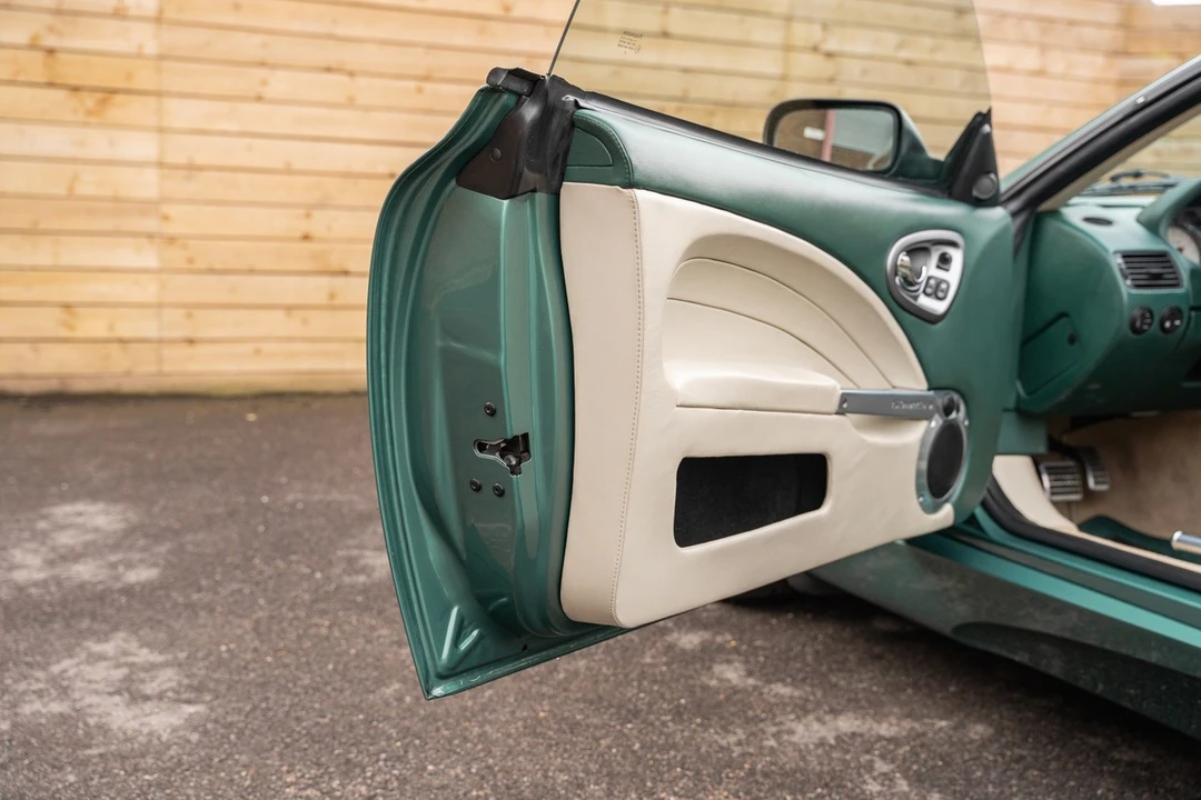 2005 Aston Martin Vanquish 1st Gen - Image 26 of 30